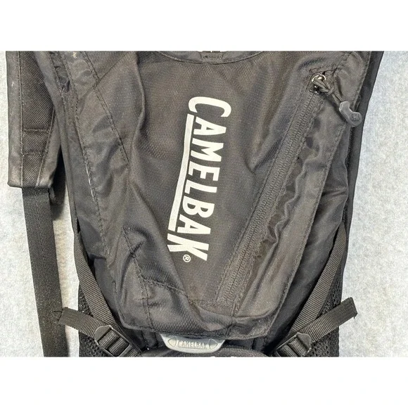 CamelBak Rogue Hydration Pack Black Cycling Hiking Backpack with Reservoir - Picture 4 of 10